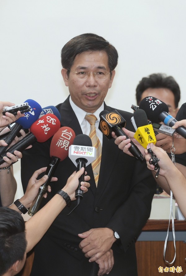 教育部長潘文忠表示,文言文比例已定案。(記者張嘉明攝)