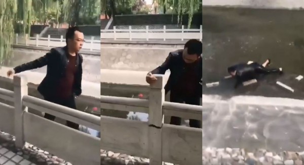 1名男子意外扶到1根断裂石柱,最后连人带柱摔落河里。(图撷取自微博)
