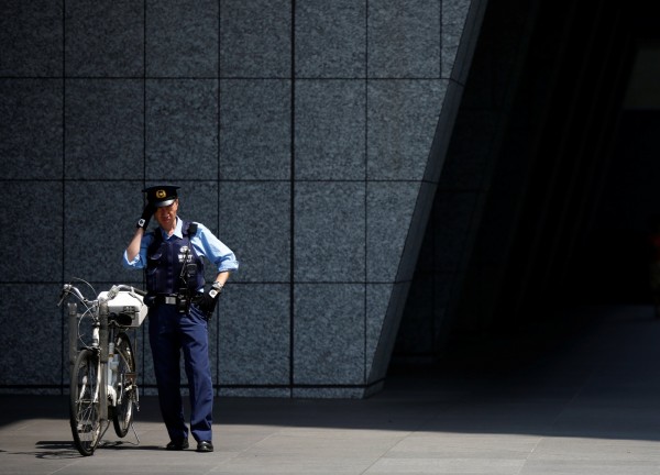日本東京警視廳誤將一具無名屍交給失蹤者家屬帶回火化,沒有到1年過後,「死者」居然再次現身!警視廳坦承,當初交辦遺體時沒有進行指紋和DNA比對。示意圖。(路透)