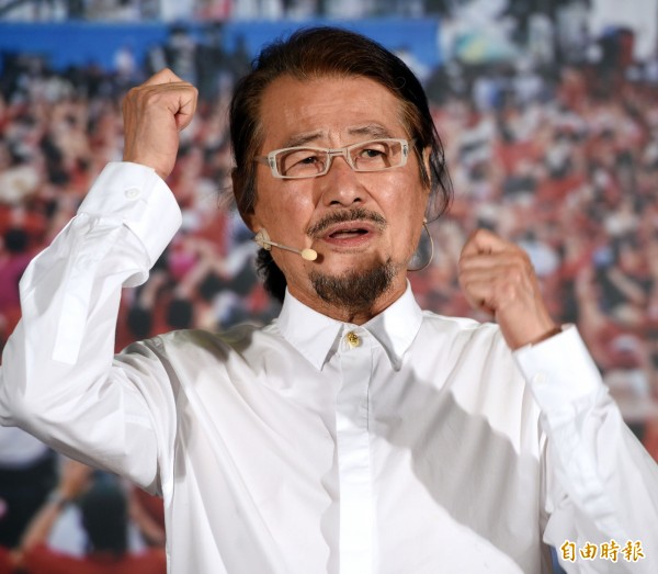前民進黨主席施明德,宣布以獨立身分角逐明年總統大選,提到對可能對手的看法,他直批,蔡英文「不適格」,更說蔡英文如當選總統,讓他毛骨悚然。(資料照,記者王敏為攝)