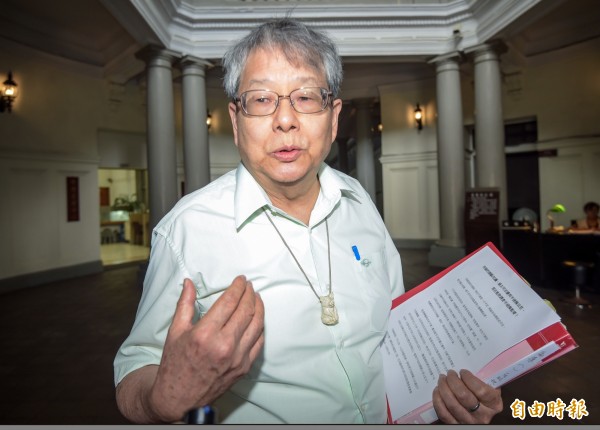 前高檢署檢察官林秀濤日前當面向監察委員陳師孟(見圖)陳情,指遭前檢察總長黃世銘於記者會上誣指她接受關說。監察院今(11)發布新聞稿指出,陳師孟已邀請監委楊芳玲,將共同展開調查。圖為監委陳師孟。(資料照) 前高檢署檢察官林秀濤日前當面向監察委員陳師孟(見圖)陳情,指遭前檢察總長黃世銘於記者會上誣指她接受關說。監察院今(11)發布新聞稿指出,陳師孟已邀請監委楊芳玲,將共同展開調查。圖為監委陳師孟。(資料照)