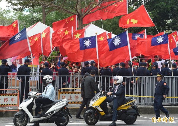 海协会副会长孙亚夫表示,中国将一面争取台湾民心,一面营造有利统一的国际环境。(资料照)