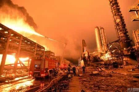 騰龍芳香烴廠2015年3月發生爆炸，遭中國官方接管，至今仍處於停工狀態。（圖擷取自網路）