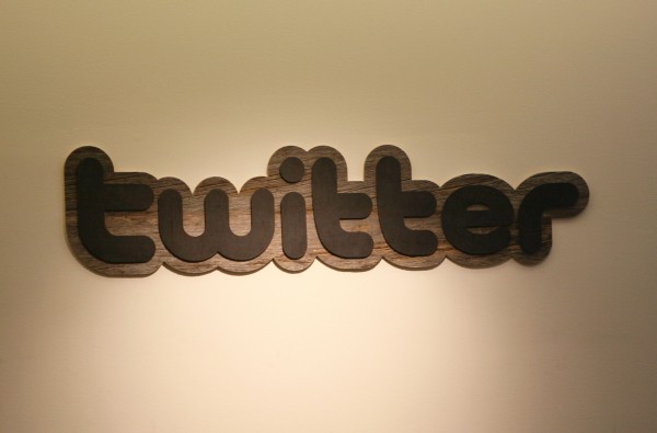 美國社交網站推特（Twitter）今天表示，使用者將可透過「購買」按鍵直接在推特購買產品，正式宣告推特跨足電子商務界。（法新社）