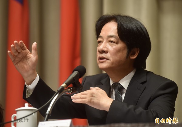 為穩定政局,賴清德:我決定留下來繼續努力。(記者簡榮豐攝)