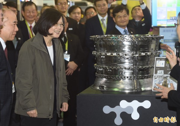 總統蔡英文參觀「第26屆台北國際工具機展覽會」攤位。（資料照，記者簡榮豐攝）