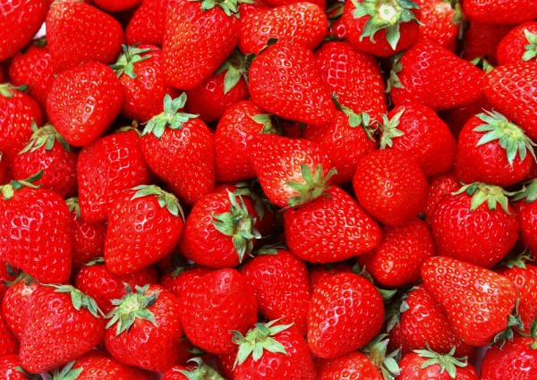 美國研究指出，草莓的農藥殘留率將近100%。（情境照）