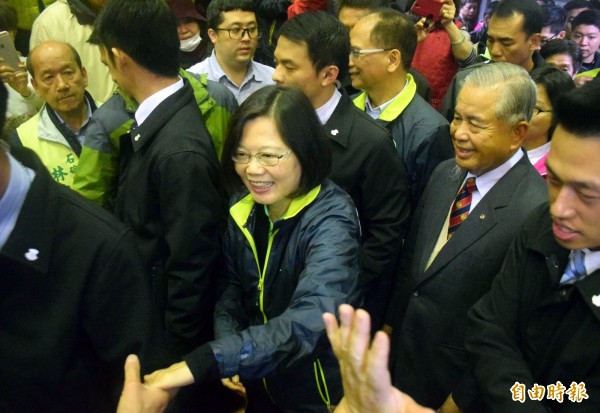 總統當選人蔡英文今日來到陽明山上的陽明教養院,關懷當地身心障礙的院生。(資料照,記者陳韋宗攝)