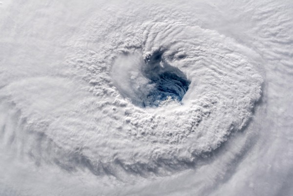 4級颶風「佛羅倫斯(Florence)」直撲美國東部沿海地區,目前美國大西洋沿岸正遭到侵襲,預計佛羅倫斯最快13日就會在南、北卡羅來納州的邊界附近登陸。(歐新社)