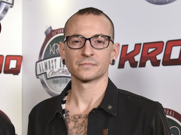 美國搖滾天團聯合公園（Linkin Park）主唱查斯特班寧頓（Chester Bennington）自縊身亡，過世時41歲。（美聯社）
