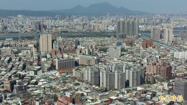 大台北地區老舊房屋多。(資料照,記者賴筱桐攝)