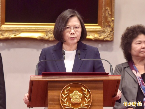 總統蔡英文。圖為蔡英文24日晚間針對布吉納法索與我斷交一事發表談話,強調將更加堅定決心,繼續走向世界。(資料照)