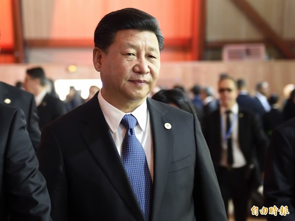 中國相關人士釋出北京將在有必要時停止「三通」，在經濟上孤立台灣的訊息，我方官員認為無跡象、也無可能，台灣不須自亂陣腳。（美聯社資料照）