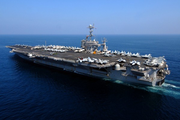 美國「史坦尼斯號」(USS John C. Stennis)航空母艦戰鬥群,日前向中國外交部申請停靠及訪問香港,遭到中國拒絕。(資料照,法新社)