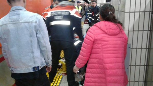 台北車站今早驚傳列車撞到人的意外。（台鐵提供） 