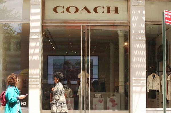 美國精品業者Coach在11日宣布,今年10月將集團名稱從「Coach, Inc.」改為「Tapestry, Inc.」。(法新社資料照)