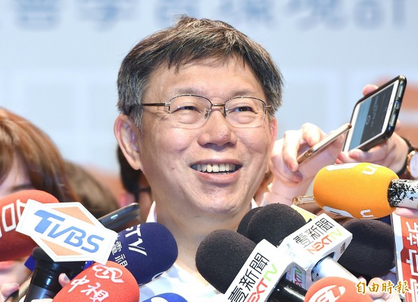 週刊報導,綠營確定不禮讓台北市長柯文哲,關鍵在5月初的一場密會上,柯文哲嗆民進黨就算自提人選,他也會連任成功,惹怒在場綠營人士。(資料照)