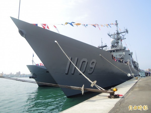 海軍敦睦遠航訓練支隊3月21日出發前往友邦進行訪問,媒體報導,敦睦艦隊參訪新加坡消息曝光,訪問計畫被迫中止。圖為敦睦艦隊之一的1109張騫艦(成功級巡防艦)。(資料照,記者黃旭磊攝)