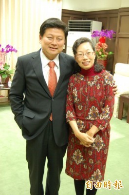 近來花蓮市長補選期間,徐榛蔚不斷陪同魏嘉賢掃街拜票,但卻始終不見傅崑萁現身,外傳這是傅崑萁屬意讓徐榛蔚在花蓮縣長補選前試水溫。(資料照,記者林欣漢攝)