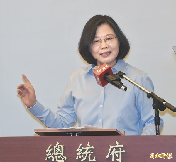 導演齊柏林今中午驚傳為《看見台灣II》勘景時墜機罹難，總統蔡英文發文哀悼。（資料照，記者方賓照攝）