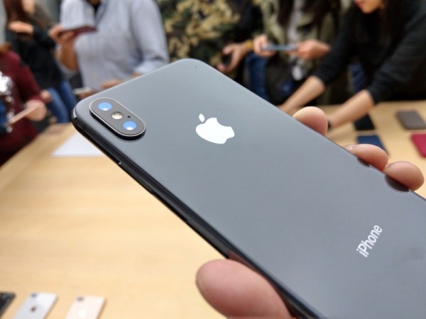 iPhone X（資料照，記者黃敬淳攝）