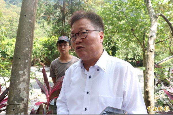 陈金德右肩骨刺经手术后状况恢复良好,预计明天回宜兰出席活动。(资料照)