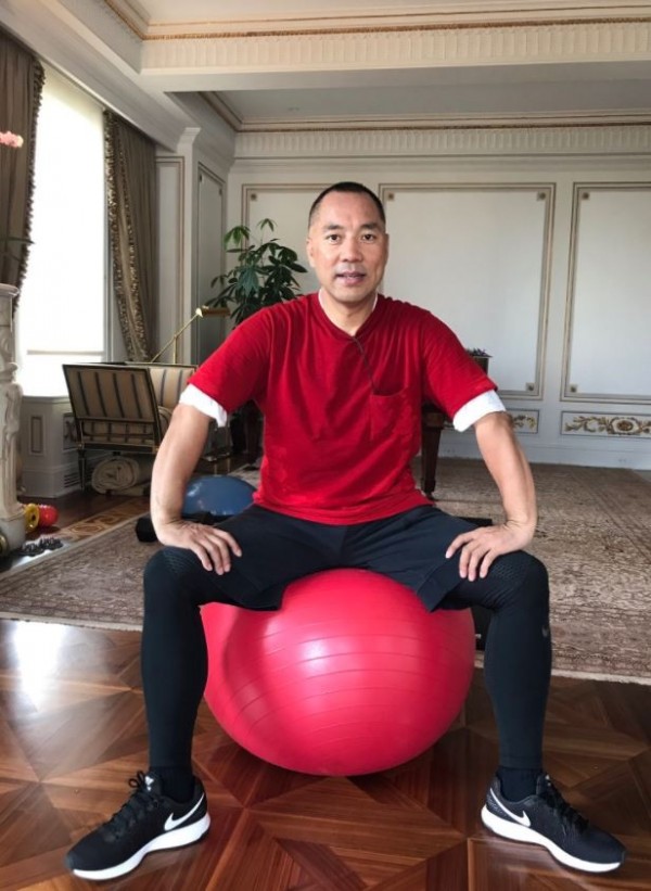 流亡美國的中國富豪郭文貴,不斷爆料中國高官的貪污與性醜聞。(圖取自推特)