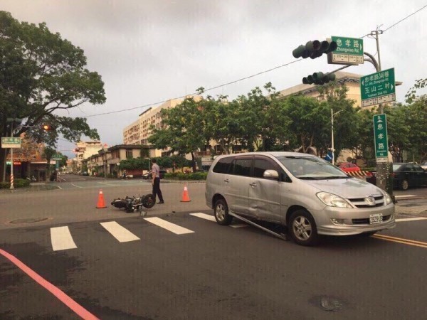 嘉義市忠孝路3日時發生一起車禍。(圖擷取自《Dcard》)