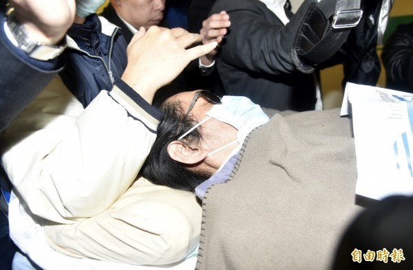 馮光遠針對安返台就醫一事表示:「黃安,你會發現,獨立自主的台灣,才能保障你這種蠢蛋。」(記者陳奕全攝)