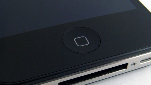 《彭博》報導,新iPhone將取消Home鍵,改採全手勢操作。(圖片取自網路)