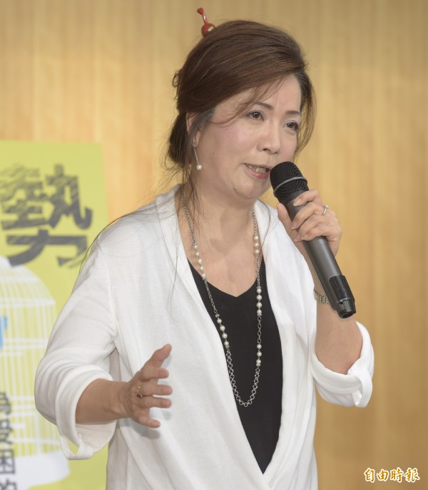 資深媒體人王美琇11日舉行《蓄勢——為受困的台灣》新書發表會。（記者黃耀徵攝）