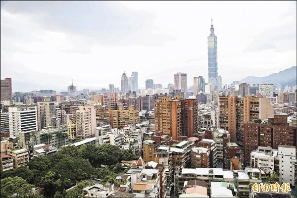 臺北市政府去年調整房屋稅稅基及稅率調整,部分多屋族開始研究其他國家的房屋稅,想藉由前往海外置產投資,降低自己在臺北市內房屋持有的成本。(本報資料照)