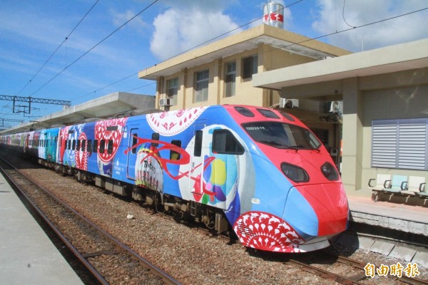 台鐵規劃於3月起到6月29日止，每日加開2班普悠瑪號團體列車，行車時間僅131分鐘，希望藉此振興花蓮觀光。（資料照）