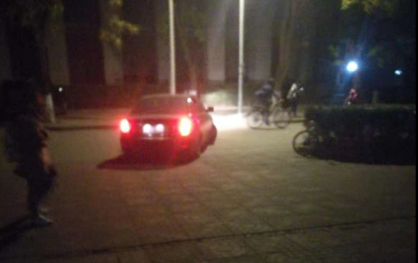 根據 于 天 夫 指出, 這輛 就是 參与 綁架 與 暴力 行動 的 黑衣 人 所 駕駛 的 轎車. (圖 擷取 自 微 信)