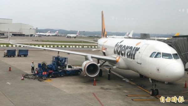 台灣虎航班機4日起飛前臨時煞車,民航局證實時速接近100km。示意圖非新聞中班機。(資料圖,記者姚介修攝)