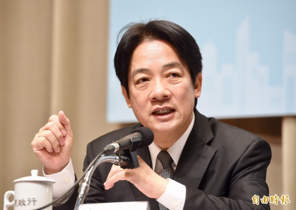 賴揆主持一例一休修法說明記者會，指已向蔡總統報告，並獲充分支持。（資料照，記者羅沛德攝）