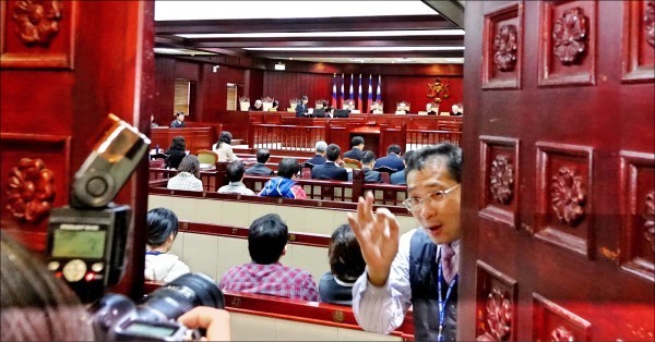 全國司法改革國是會議第二組第三次會議,昨天做出重大決議。憲法法庭開庭狀況。(資料照)
