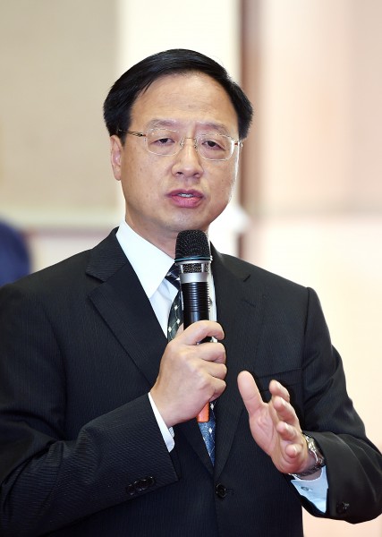 藍營面對選情變天,江宜樺在召開記者前先宣布辭職獲准。(資料照,記者方賓照攝)