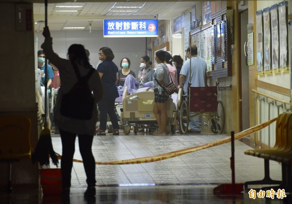 衛福部護理之家大火,造成9死、11重傷。(記者羅沛德攝)
