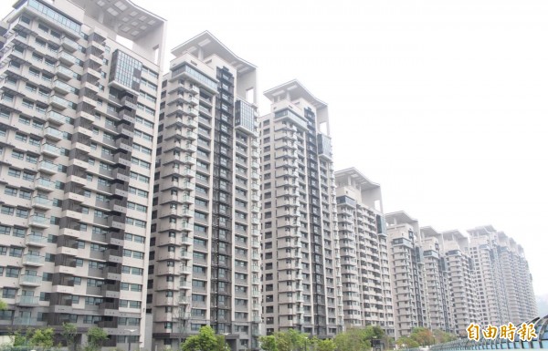 大法官宣告徵收美河市開發案毗鄰地違憲,今天起不能適用,原地主可以據此解釋聲請再審。(資料照,記者鍾泓良攝)