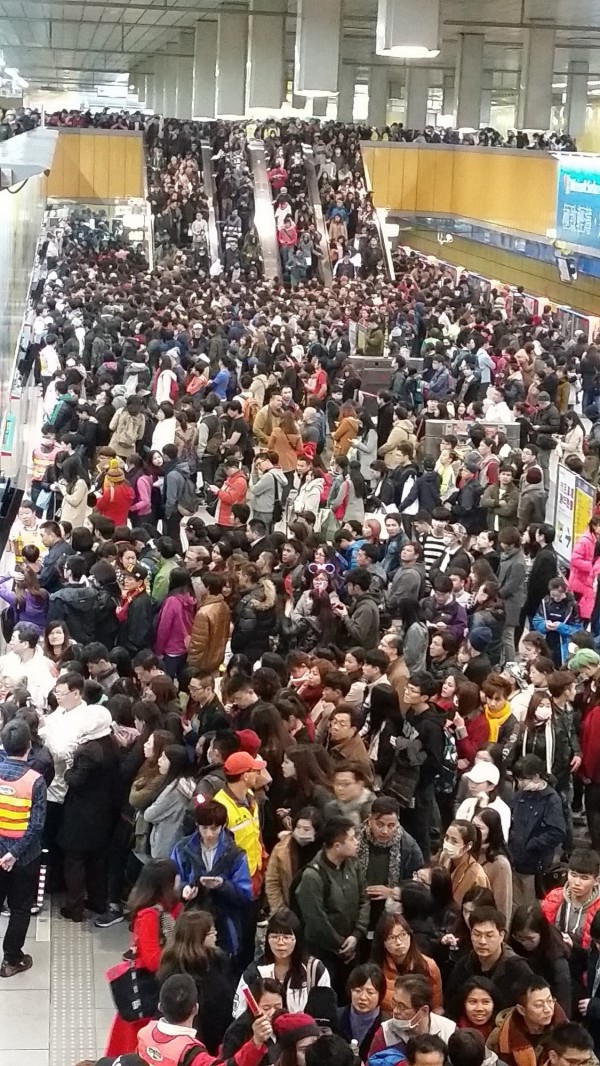 受到北捷列車跨年夜不收班、連續營運影響,台灣研究團隊觀測到地球磁場連續45小時的強度發生改變的狀況。(北捷提供)