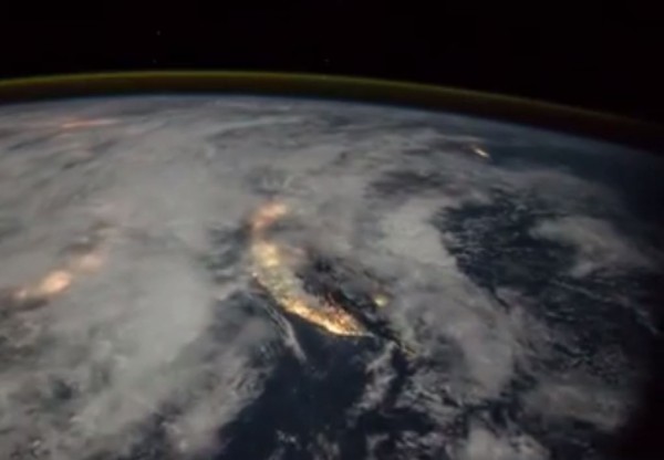 NASA公佈一段由國際太空站(ISS)所拍攝的影片,這段影片也讓台灣全貌清晰入鏡。(圖擷取自NASA Astronaut Randy