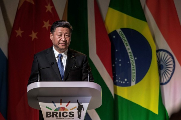 中国国家主席习近平(图)传将与俄国总统普廷在南非举行峰会,联手抗美援朝。(法新社)