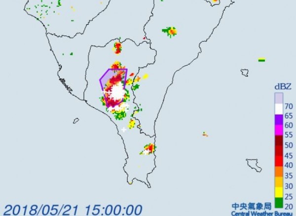 氣象局下午3點6分，再針對屏東縣發布大雷雨即時訊息，持續時間到4點為止。（圖擷自中央氣象局）