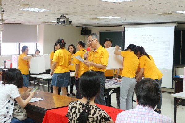 開標過程緊張刺激。（圖片提供／臺北市動產質借處） 