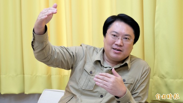 台大校長管爭議如何解套?民進黨代理黨主席林右昌認為,台積電創辦人張忠謀是個各方都能接受人選。(資料照,記者林欣漢攝)