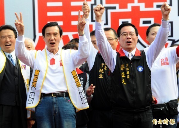 前總統馬英九與前國民黨政策會執行長蔡正元。(資料照)