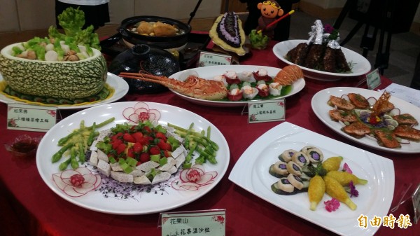 台大醫院設計的年菜強調少鹽。(記者林惠琴攝)