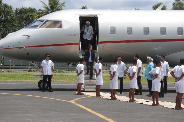 媒體質疑總統蔡英文搭乘小型商務噴射客機赴吐瓦魯國訪問太奢華，考量性能和安全，所以建議使用性能較優越的飛機。（中央社）