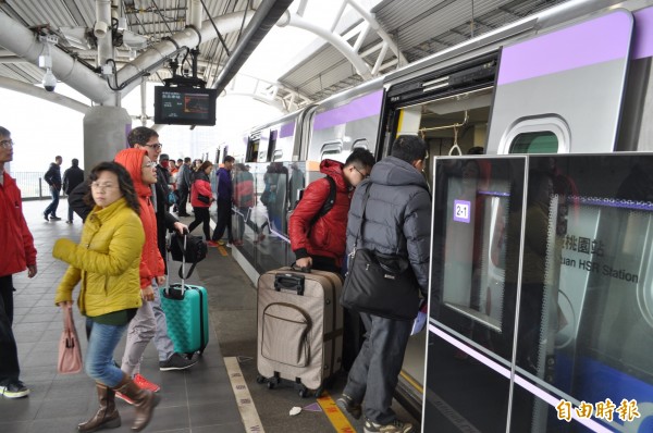 機場捷運17日晚間10點多傳出列車在山鼻站因號誌異常、嚴重誤點。圖為示意圖。(資料照,記者周敏鴻攝)